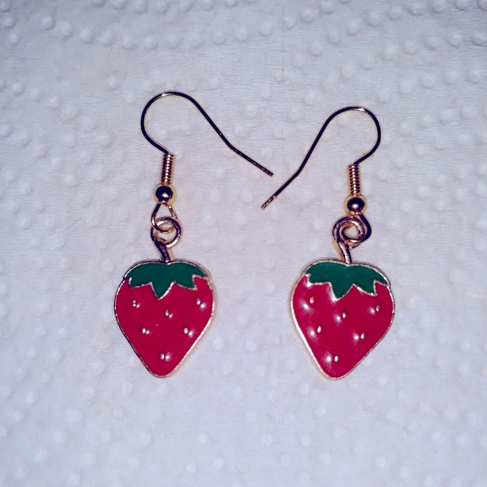 Strawberry Field Dangle Earrings Feminine Dainty Cute NEW NWT
